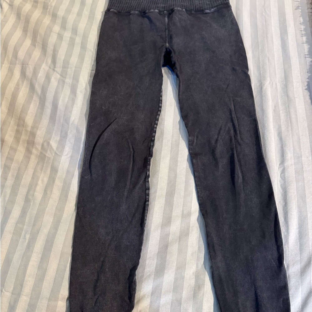 FREE PEOPLE MOVEMENT 
Black Women's Leggings